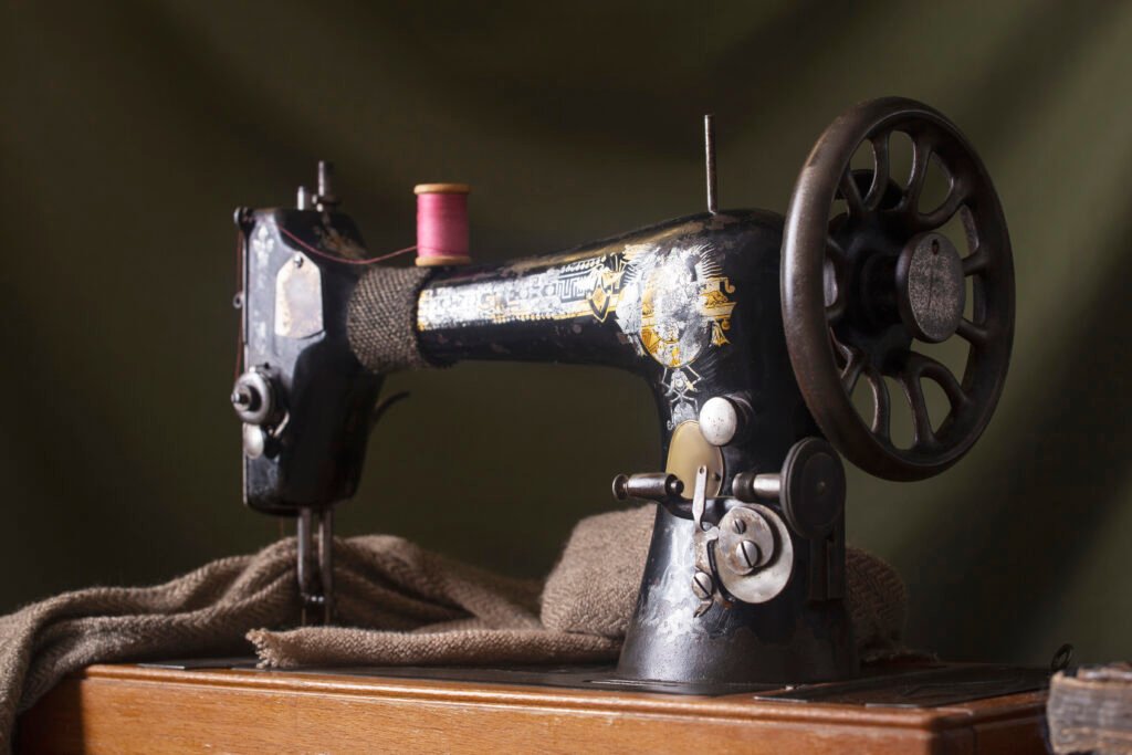 view vintage sewing machine